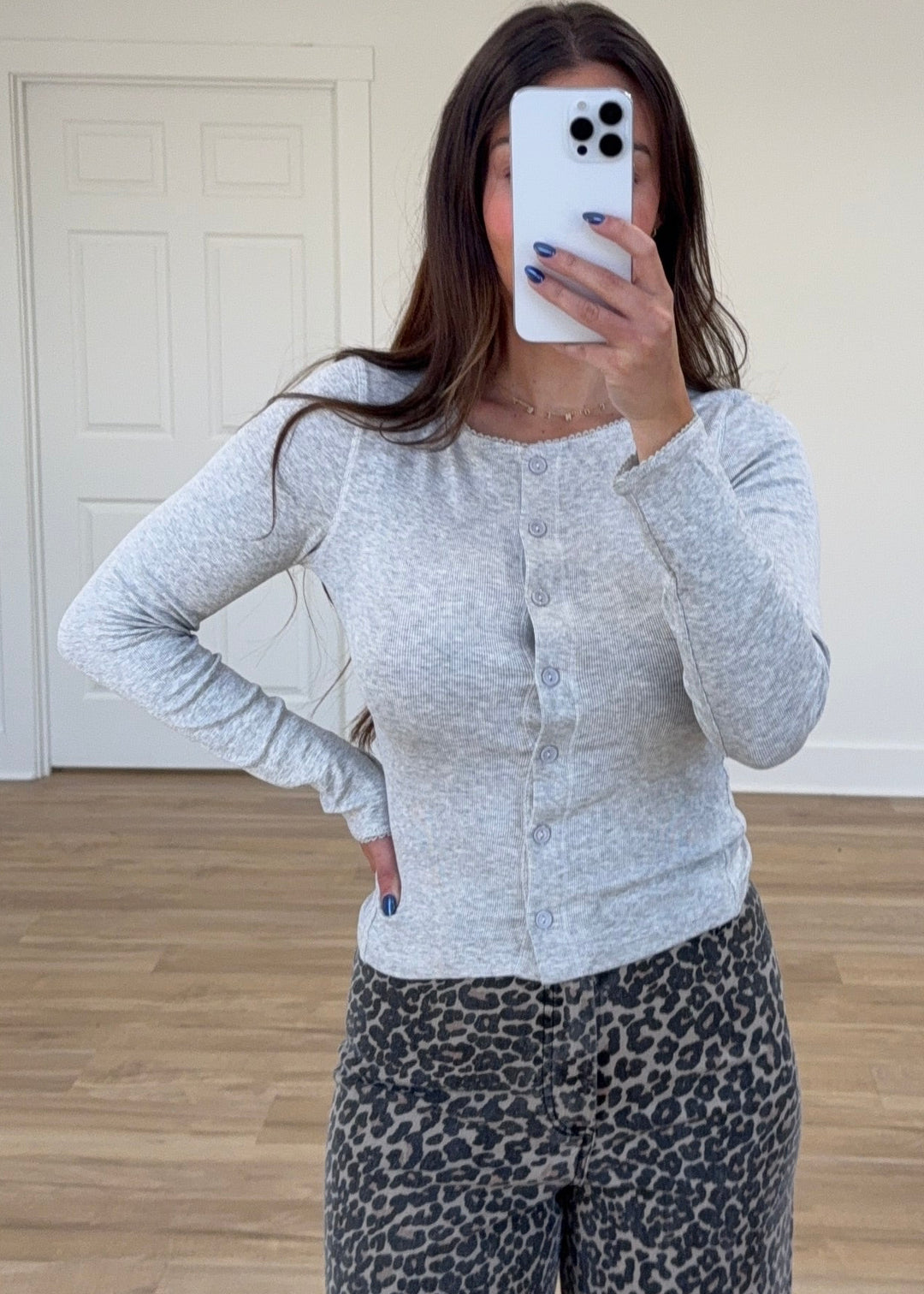 Sawyer Button Top | Gray
