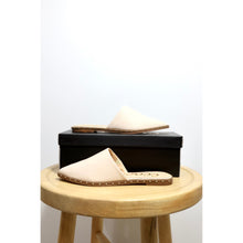 Load image into Gallery viewer, Beige Mules
